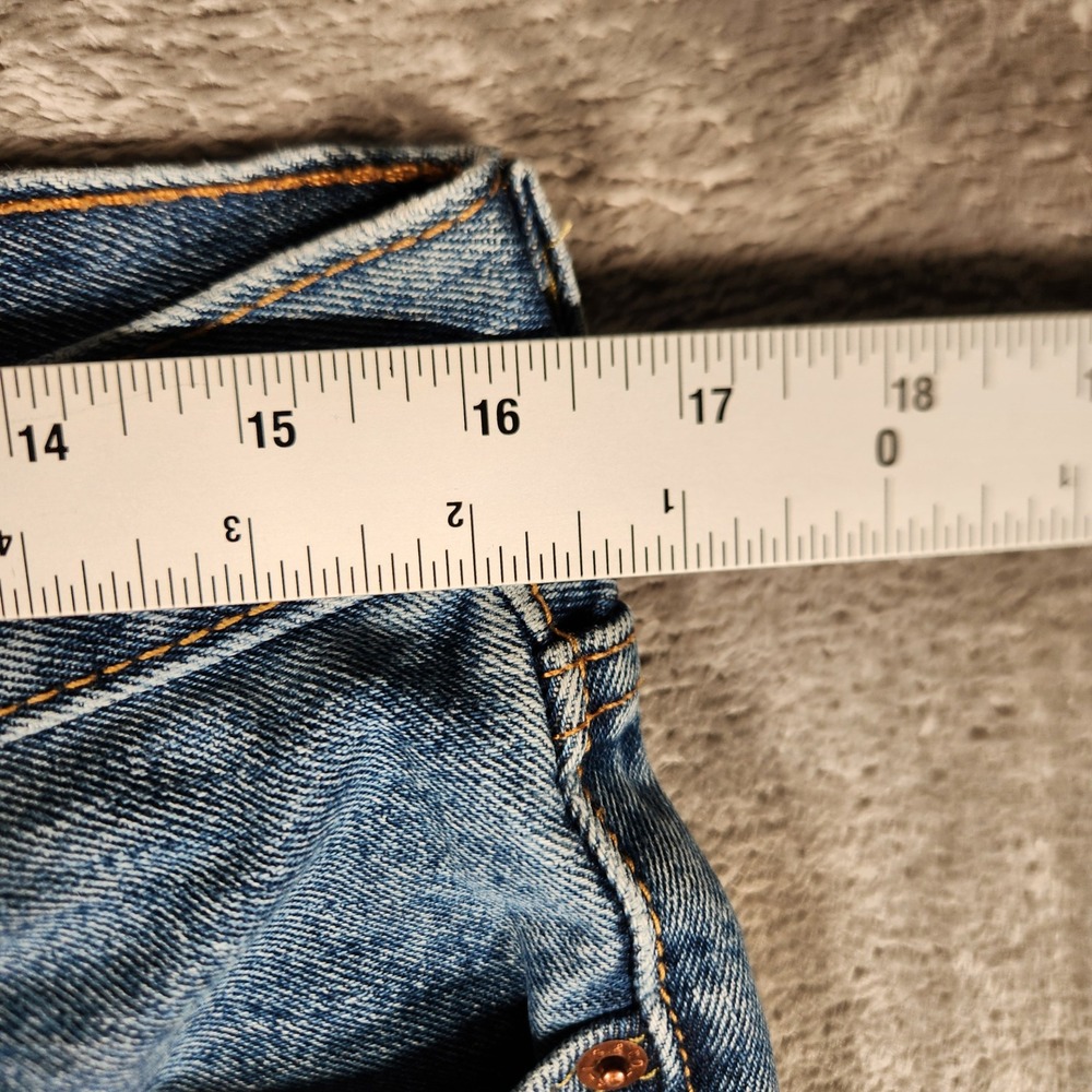 Levi's 550 Relaxed Fit‎ Jeans Mens 32x30 Light Wash Blue Excellent Tapered Leg - Picture 2 of 11